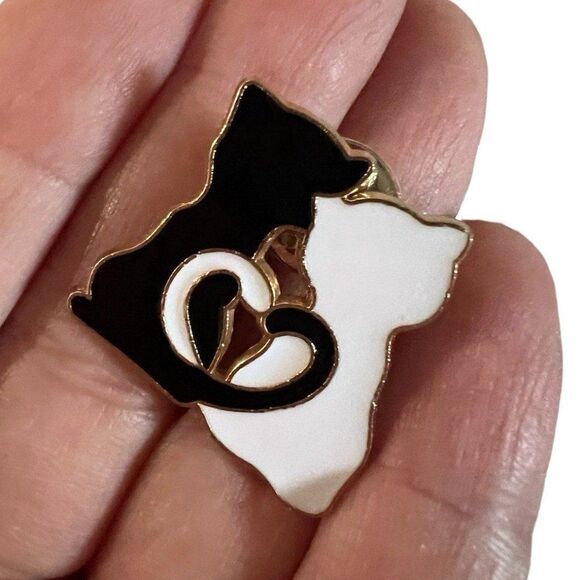 Cat Lovers Heart Black and White Cats Enamel Pin - Picture 2 of 4